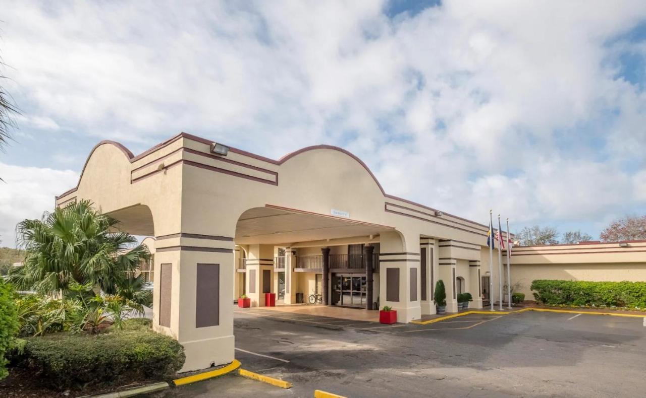 Days Inn By Wyndham Neptune Beach شاطئ جاكسونفيل المظهر الخارجي الصورة