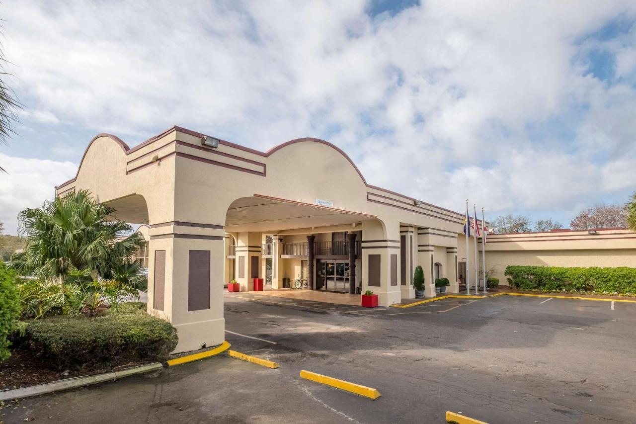 Days Inn By Wyndham Neptune Beach شاطئ جاكسونفيل المظهر الخارجي الصورة