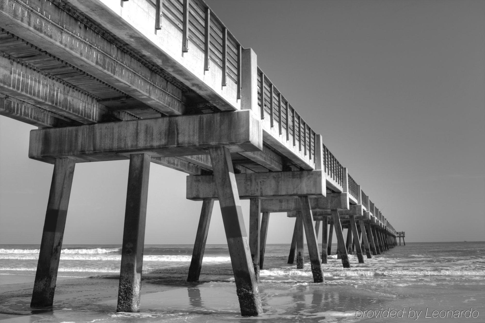 Days Inn By Wyndham Neptune Beach شاطئ جاكسونفيل المظهر الخارجي الصورة