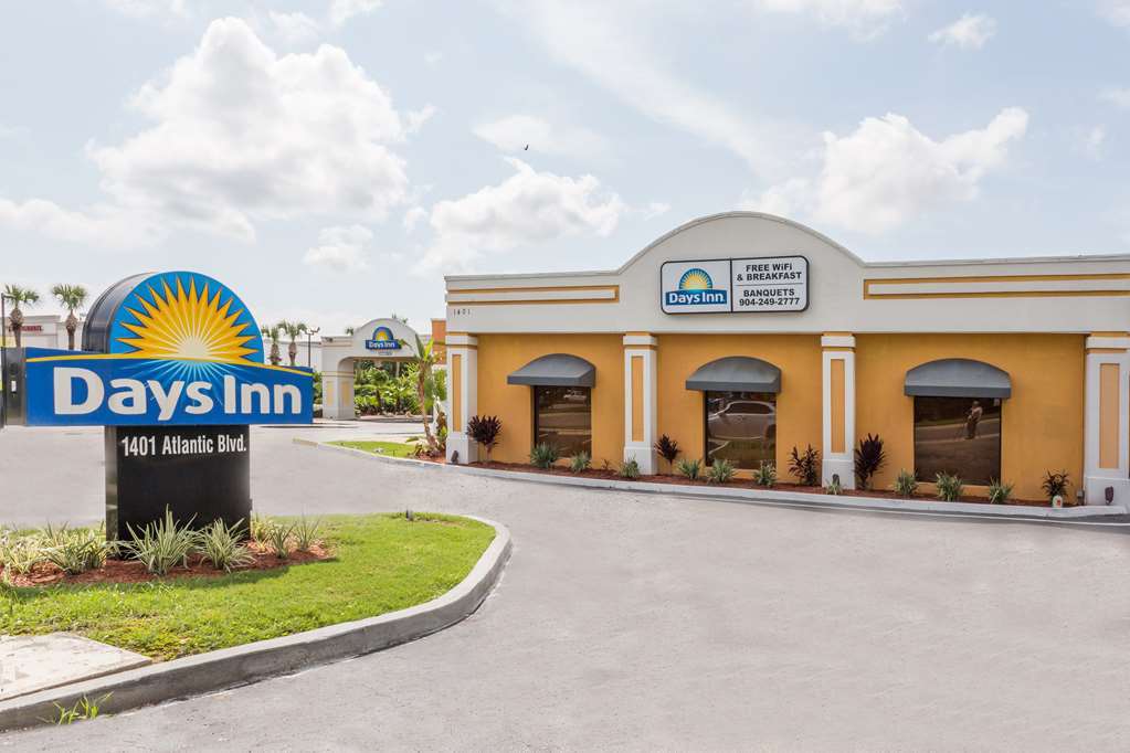 Days Inn By Wyndham Neptune Beach شاطئ جاكسونفيل المظهر الخارجي الصورة