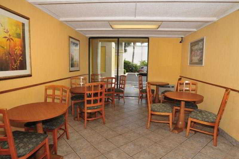 Days Inn By Wyndham Neptune Beach شاطئ جاكسونفيل المظهر الخارجي الصورة
