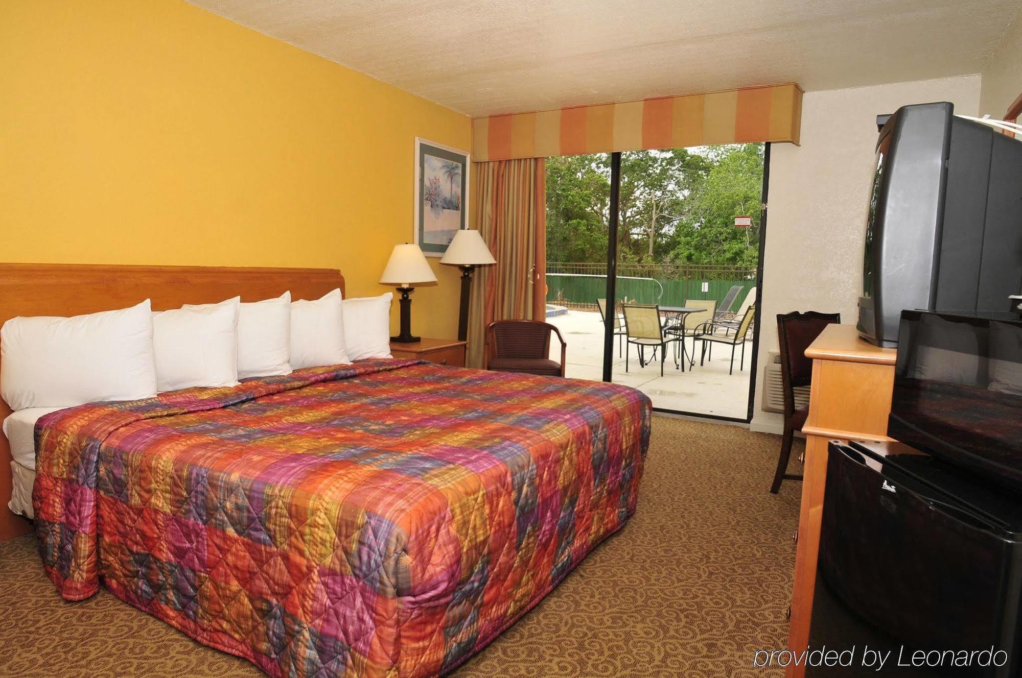 Days Inn By Wyndham Neptune Beach شاطئ جاكسونفيل المظهر الخارجي الصورة
