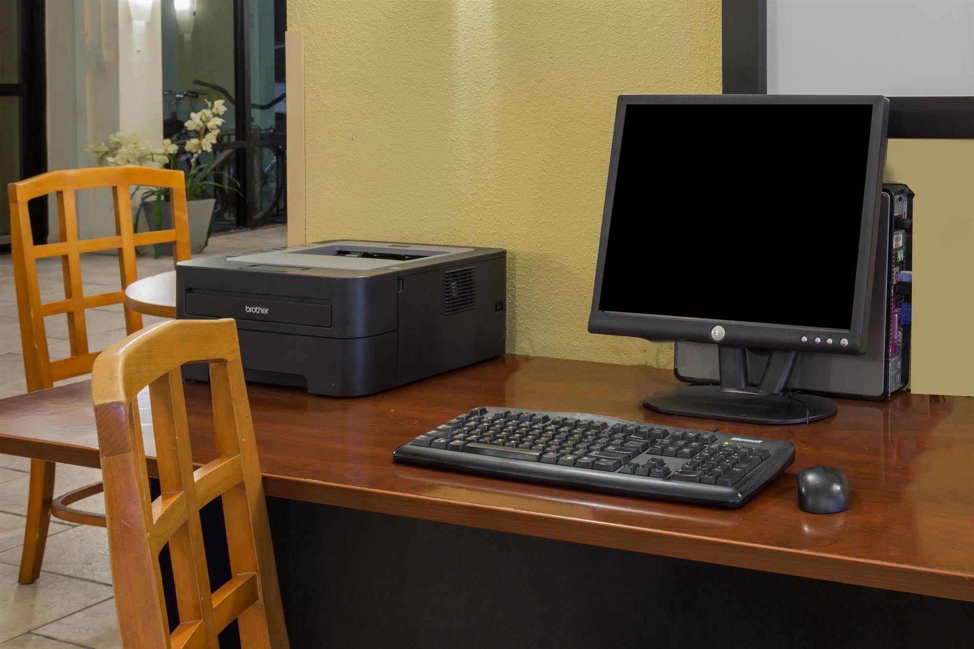 Days Inn By Wyndham Neptune Beach شاطئ جاكسونفيل المظهر الخارجي الصورة